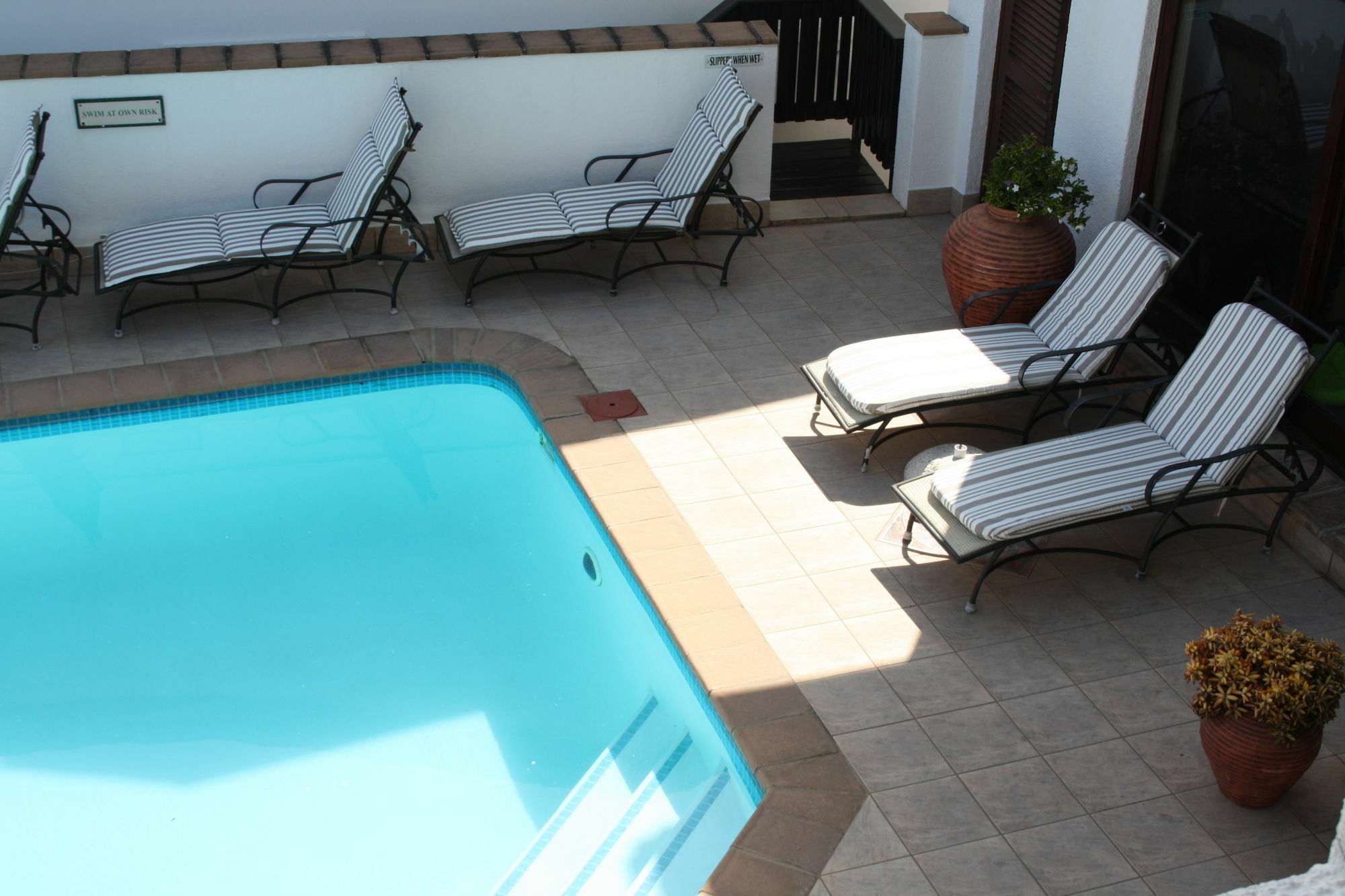 קניסנה Augusta Bay Guest House מראה חיצוני תמונה