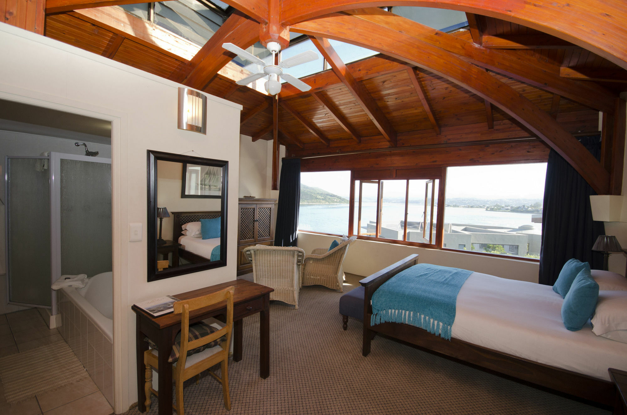 קניסנה Augusta Bay Guest House מראה חיצוני תמונה